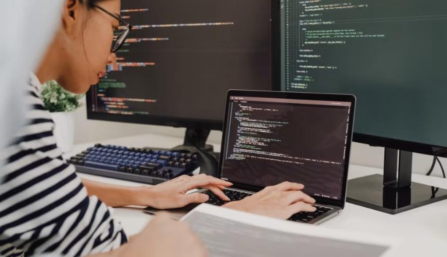 台州小程序定制开发构建实时互动新生态：WebRTC+即时通讯双引擎驱动